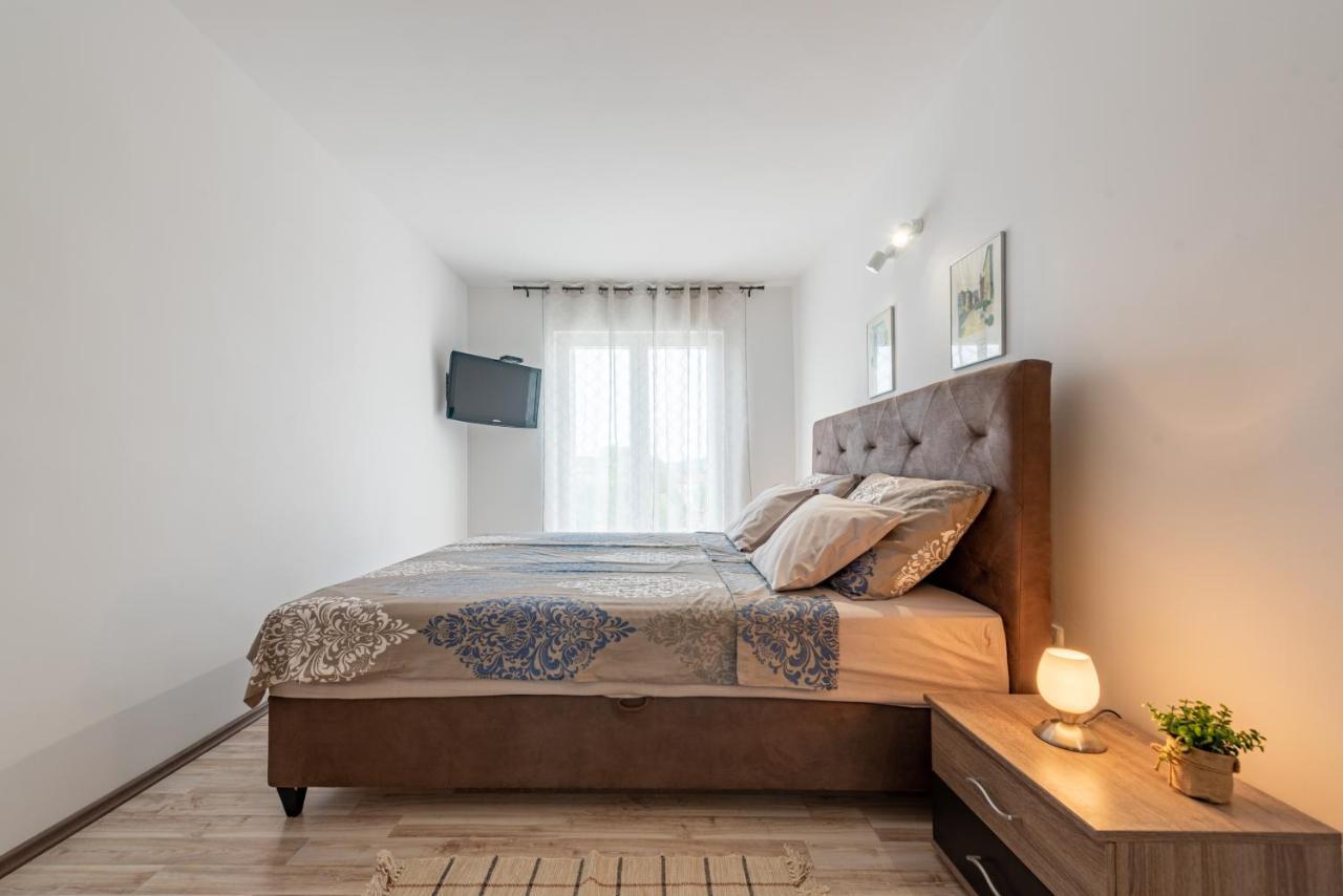 R&B Family Apartments 圣菲利普雅科夫 外观 照片